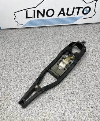 Front door exterior handle/bracket