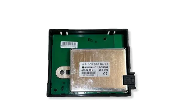 Mercedes-Benz A W169 Aerial antenna amplifier A1698200475