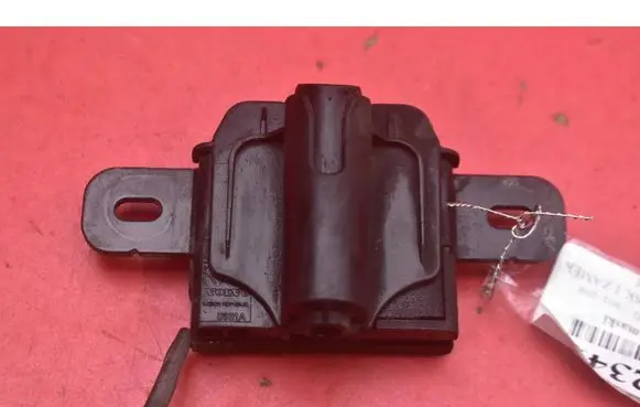Volvo V40 Engine bonnet/hood lock/catch 31371016