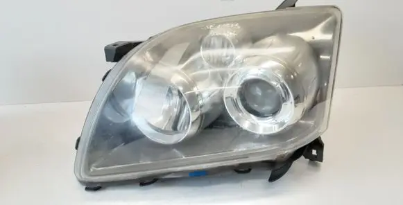 Toyota Avensis T250 Headlight/headlamp
