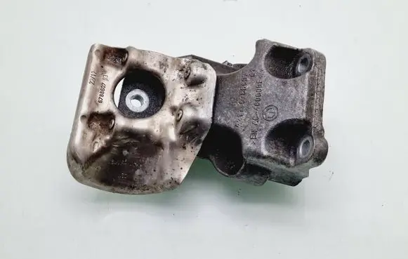 BMW 1 F20 F21 Engine mounting bracket 22116788607