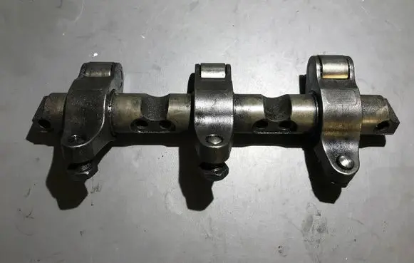 Volkswagen PASSAT B6 Camshaft 038443B
