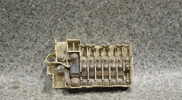 BMW 5 E39 Fuse box set 8370638