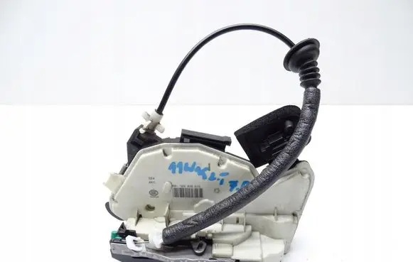 Skoda Octavia Mk3 (5E) Rear door lock 5E0839015