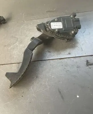 Renault Laguna II Accelerator throttle pedal 6PV00811900 8200002904