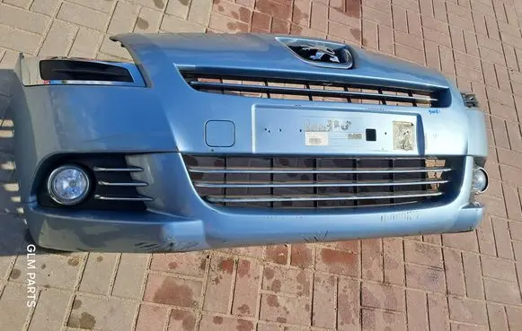 Peugeot 5008 Front bumper