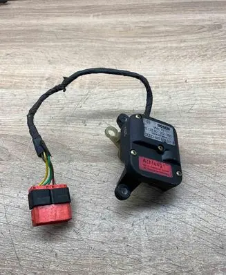 Audi A6 S6 C4 4A Air flap motor/actuator 0132801022 4A0820511B