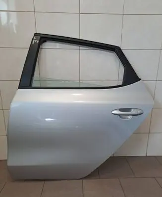KIA Ceed Rear door