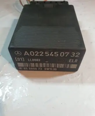 Mercedes-Benz Vito Viano W638 Other relay A0225450732