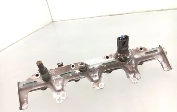 Audi A4 S4 B7 8E 8H Fuel main line pipe 06F133317G 0261545008