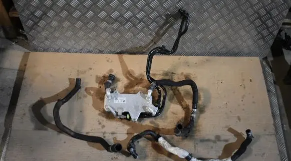 Audi Q7 4L Engine oil radiator 4M0317021J