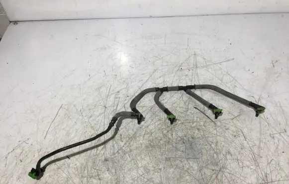 Fuel injector supply line/pipe