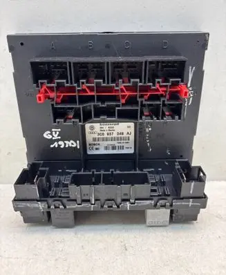 Volkswagen Golf V Comfort/convenience module 3C0937049AJ F005V00661 00735088