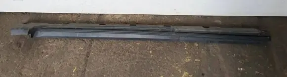 Sill/side skirt trim