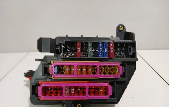 Audi A6 S6 C6 4F Fuse module 4F2971845A