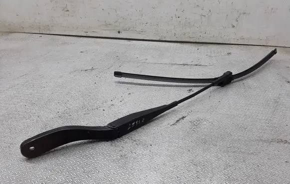 Volvo V50 Windshield/front glass wiper blade 30698249