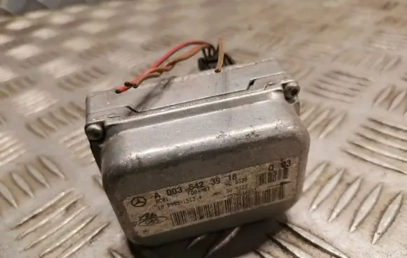 Mercedes-Benz CLK A209 C209 Yaw turn rate sensor 0035423918