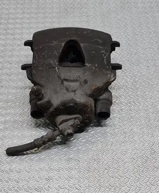Volkswagen Polo IV 9N3 Front brake caliper