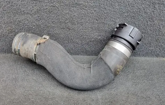 Audi A8 S8 D4 4H Engine coolant pipe/hose 4H0121055G