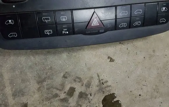 Mercedes-Benz Vito Viano W639 Other switches/knobs/shifts A6398700910 A6398701910