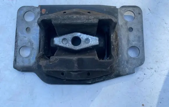 Ford Galaxy Engine mount bracket 6G917M121AC