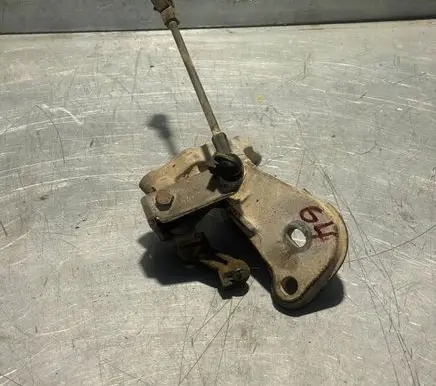 Volkswagen Golf III Gearbox mounting bracket 1HM199353B