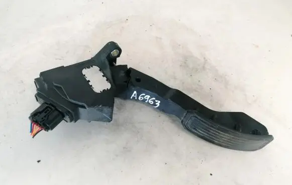 Toyota Corolla E140 E150 Accelerator throttle pedal 7811002010 78110-02010