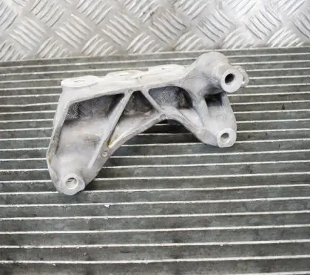 Opel Mokka Engine mounting bracket 25947950
