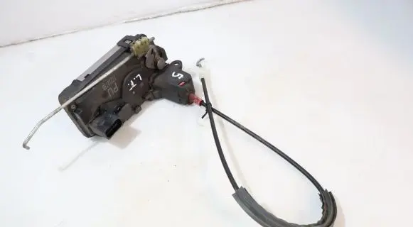 Opel Zafira B Rear door lock