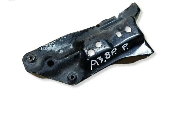 Audi A3 S3 8P Fender mounting bracket 8P0821136A