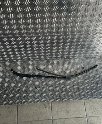 Toyota Avensis T270 Front wiper blade arm 3392126101 97036202