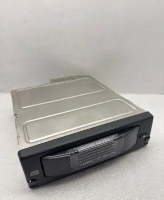BMW 5 E60 E61 CD/DVD changer 9131850 020469 AL602190538475