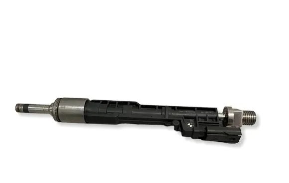 BMW 4 F36 Gran coupe Fuel injector 7639994 13647639994 0261500172