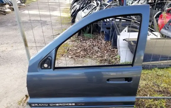 Jeep Grand Cherokee (WJ) Front door