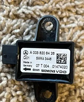 Mercedes-Benz S W221 Airbag deployment crash/impact sensor A0038208426