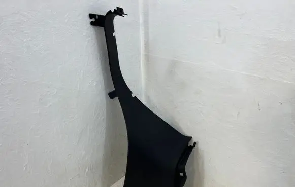 (D)pillar trim (top)
