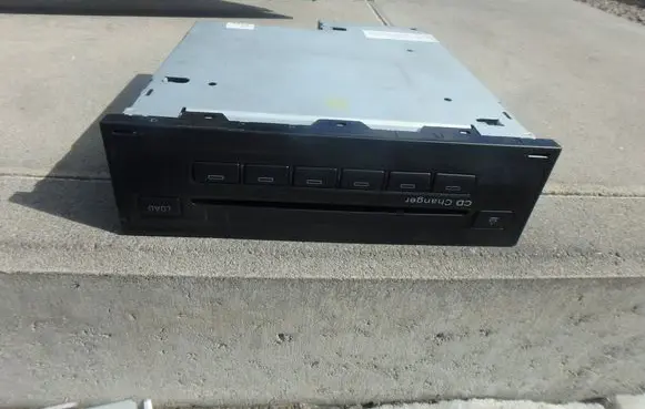 Audi A6 S6 C6 4F CD/DVD changer 4E0910110K