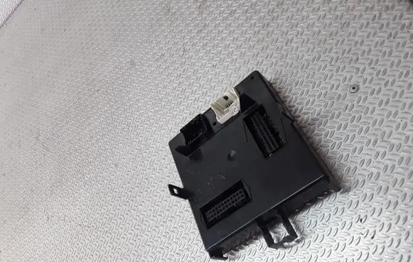 Renault Espace - Grand espace IV Fuse module 8200315964