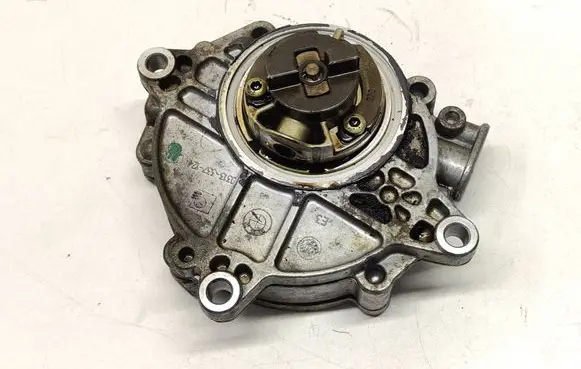 BMW 1 E81 E87 Vacuum pump 7547024 0051633 13619310
