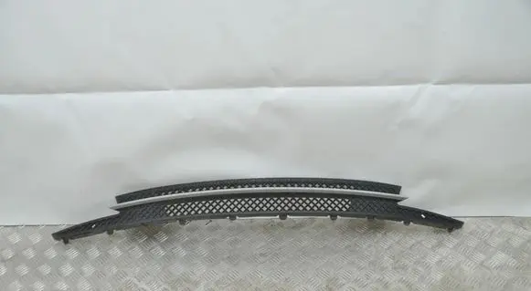 BMW 1 E81 E87 Front grill 7182367