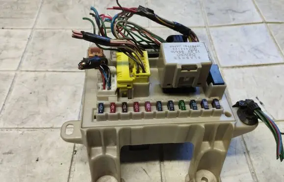 Toyota Previa (XR30, XR40) II Fuse module 2186801A26