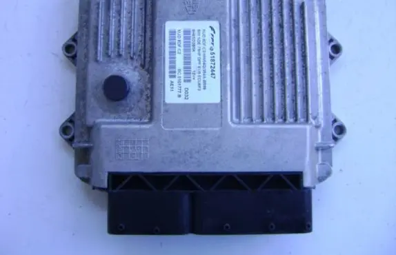 Fiat 500 Engine control unit/module 51872447 BC0101777B MJD8DFC2
