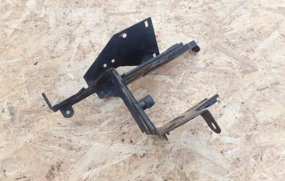 Audi A6 S6 C5 4B ABS pump bracket 4B0614119T