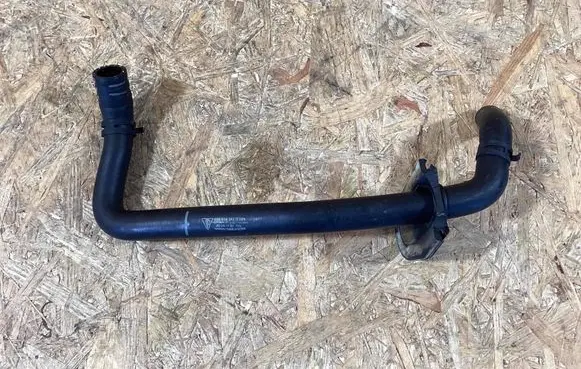 Porsche Macan (95B) Intercooler pipe mounting bracket 95b819342d