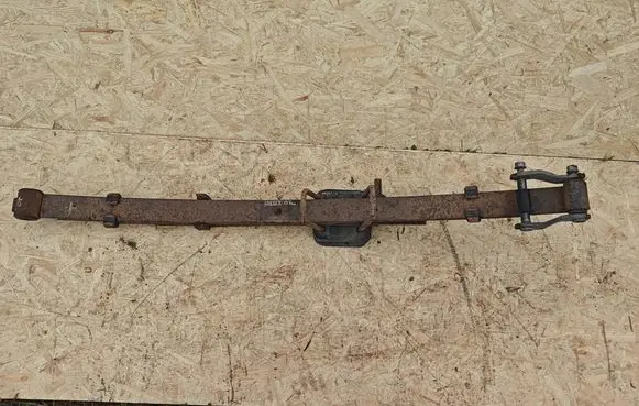 Toyota Hilux (AN10, AN20, AN30) Rear leaf spring 