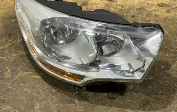 Citroen C4 II Headlight/headlamp