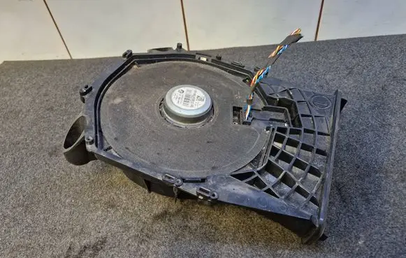 BMW 1 E82 E88 Subwoofer speaker 9204785