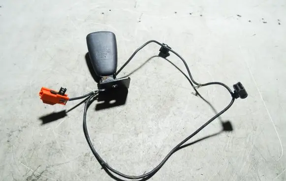 Volvo C30 Rear seatbelt buckle 8686940