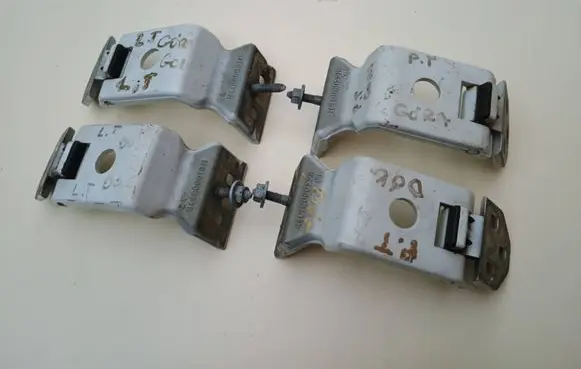 Renault Master III Loading door upper hinge 844000013R