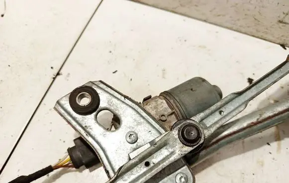 Opel Astra H Wiper motor 0390241538
